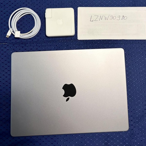 MacBook Pro 2021 - 14 inch - Apple M1 Max, Gray, 2 TB, 32 GB