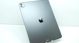 Fair
													Apple iPad Pro 13" (M4) 2024 - Unlocked, Black, 1 TB, 16 GB, A2926, Standard Glass, photo 1 of 4