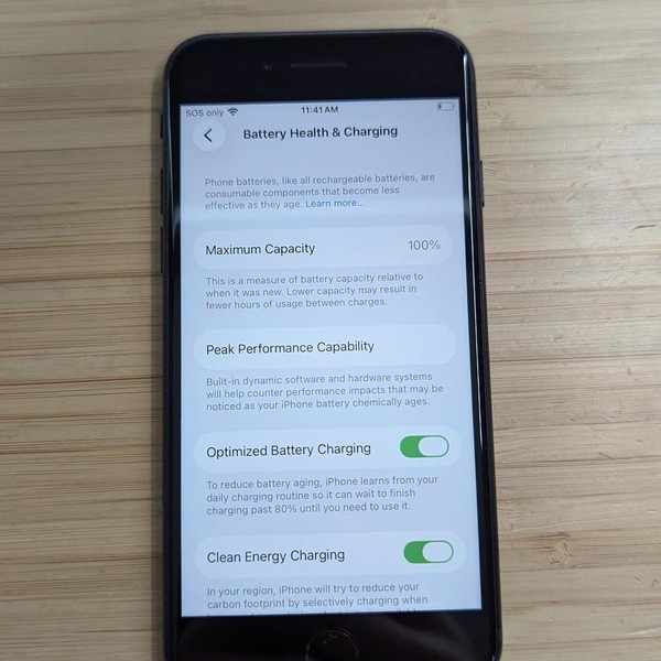 Apple iPhone SE 3rd Gen 2022 - Unlocked, 64 GB, Midnight, A2595