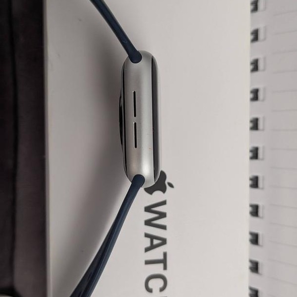 Apple Watch SE (1st Gen) 40mm - Unlocked, Silver, A2353 - Cellular, Aluminum