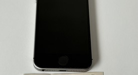 Good
													Apple iPhone SE 1st Gen 2016 - Unlocked, Grey, 64 GB, A1662, photo 2 of 7