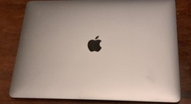 Good
													MacBook Pro 2017 (With Touch Bar) - 15" - I7, Silver, 1 TB, 16 GB, photo 3 of 9
