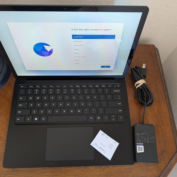 Microsoft Surface Laptop 5 - 256 GB, Black, 16 GB, Intel Core i7, 13.5 inch