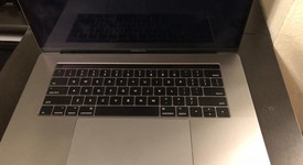 Good
													MacBook Pro 2017 (With Touch Bar) - 15" - I7, Gray, 256 GB, 16 GB, photo 3 of 9