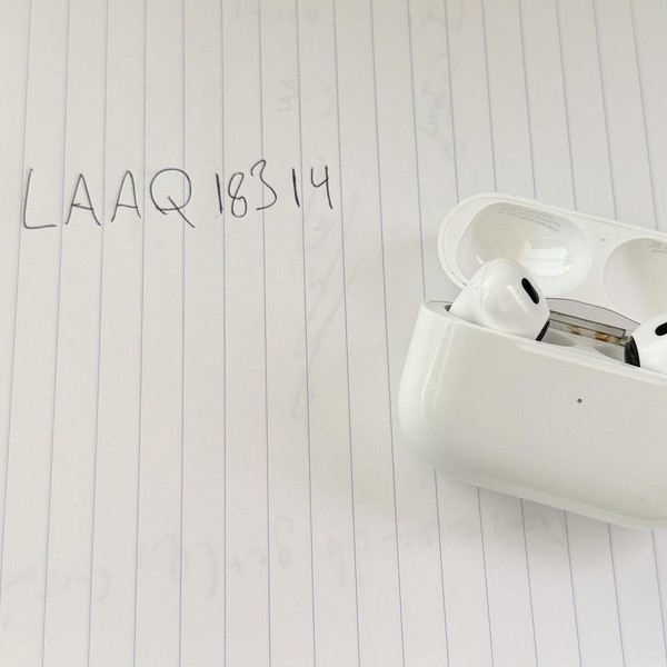 Apple AirPods Pro 2 - Lightning