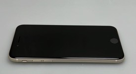 Good
													Apple iPhone SE 3rd Gen 2022 - Unlocked, Starlight, 64 GB, A2595, photo 2 of 6