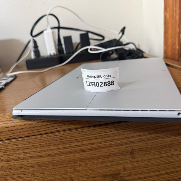 Microsoft Surface Pro 5 (2017) - Wi-Fi, 128 GB, Silver, 4 GB