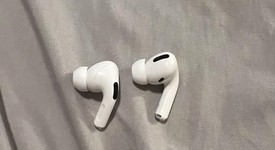 Used
													Apple AirPods Pro - Wireless Case, photo 3 of 7