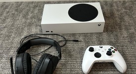 Mint
													Xbox Series S (2020) - White, 512 GB, photo 2 of 9