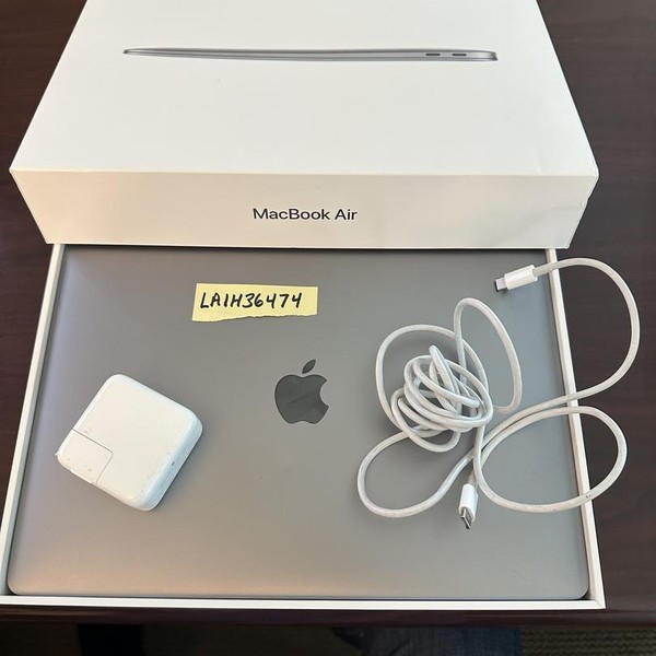 MacBook Air 2018 - 13 inch - 128 GB, Gray, 8 GB, Intel Core i5