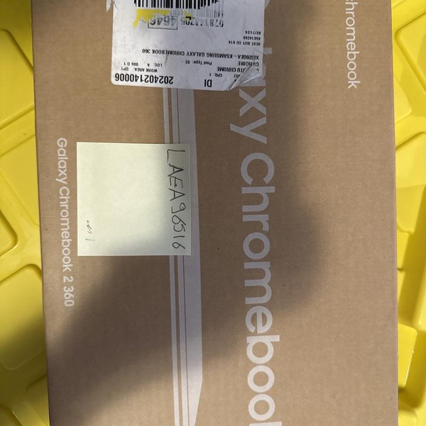 Samsung Galaxy Chromebook 2 360 - 128 GB, Silver, 4 GB, Intel Celeron