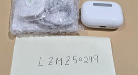 Used
													Apple AirPods Pro 2 - USB-C, photo 3 of 3