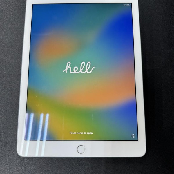 Apple iPad Pro 9.7 inch - Wi-Fi, 128 GB, Silver, A1673