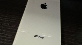 Good
													Apple iPhone Xs - Unlocked Non-US, Gold, 256 GB, A2097, photo 2 of 8