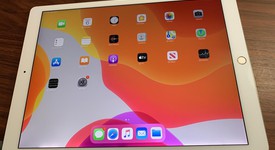 Fair
													Apple iPad Pro 12.9" 2nd Gen 2017 - Wi-Fi, Gold, 256 GB, photo 1 of 4