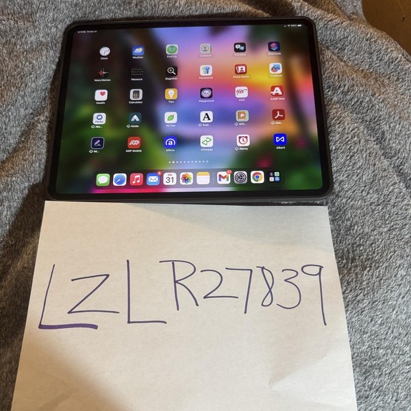 Apple iPad Pro 13 inch (M4) 2024 - Verizon, 256 GB, Silver, 8 GB, A2926, Standard Glass