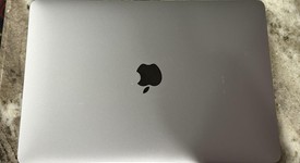 Good
													MacBook Air 2020 - 13" - I7, Silver, 256 GB, 16 GB, photo 2 of 5