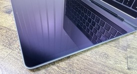 Fair
													MacBook Pro 2018 (With Touch Bar) - 13" - I7, Gray, 512 GB, 16 GB, photo 3 of 8