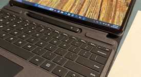 Mint
													Microsoft Surface Pro 9 - Wi-Fi, I5, Graphite, 256 GB, 8 GB, Wi-Fi, photo 4 of 5