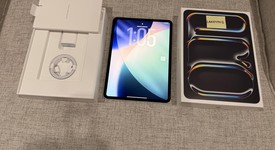 Mint
													Apple iPad Pro 11" (M5) 2025 - Unlocked, Apple M5 9-Core, Silver, 256 GB, A3358, Standard Glass, photo 2 of 14