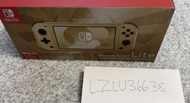 Mint
													Nintendo Switch Lite - Gold, Hyrule Edition, photo 1 of 9
