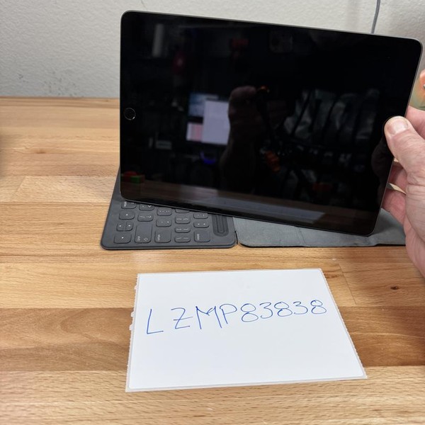 Apple iPad 7th Gen - Wi-Fi, 128 GB, Gray, A2197