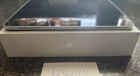 Mint
													Apple iPad Pro 12.9" 4th Gen 2020 - Unlocked, Silver, 128 GB, A2069, photo 4 of 10