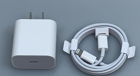 Fair
													Apple iPad 8th Gen - Unlocked, Silver, 32 GB, A2428, photo 2 of 7