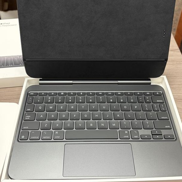 Apple Magic Keyboard for iPad Pro - Black