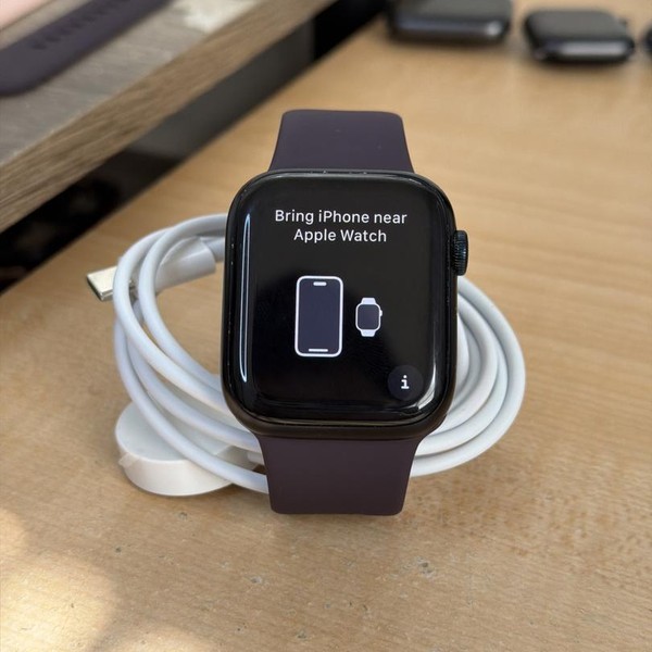 Apple Watch Series 7 45mm - Midnight, A2474 - GPS, Nike