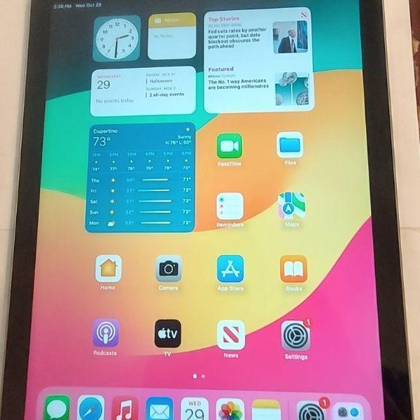 Apple iPad 6th Gen - Wi-Fi, 128 GB, Gray, A1893