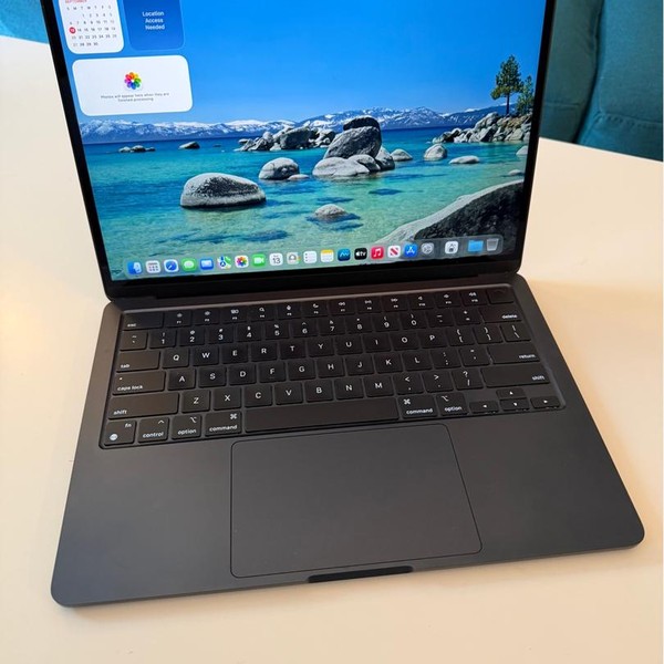 MacBook Air 2022 (M2) - 13 inch - 512 GB, Midnight, 16 GB, Apple M2