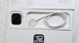 Mint
													Apple Watch Series 10 42mm - Unlocked, Silver, A3001 - Cellular, Aluminum, photo 2 of 11