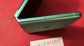 Mint
													Motorola Razr (2025) - Unlocked, Green, 256 GB, 8 GB, photo 5 of 6