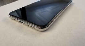 Mint
													Apple iPhone Xs - Unlocked, Silver, 64 GB, A1920, photo 4 of 17