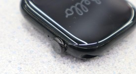 Mint
													Apple Watch Series 10 46mm - Unlocked, Black, A3003 - Cellular, Aluminum, photo 4 of 10