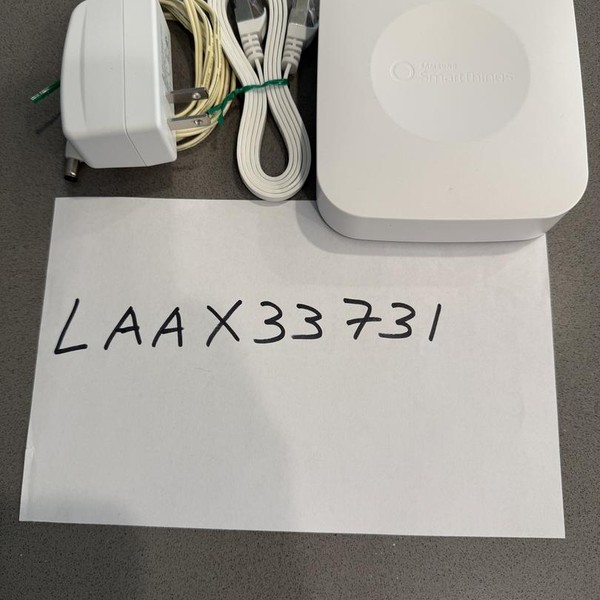 Samsung SmartThings Hub V2
