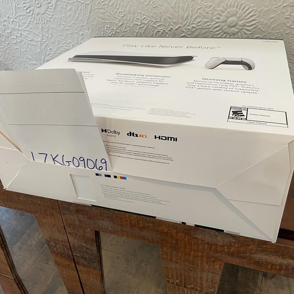 PlayStation 5 Standard Edition (2020) - 825 GB, White, Standard Edition