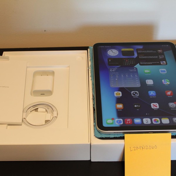 Apple iPad 11th Gen - Wi-Fi, 128 GB, Silver, A3354