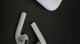 Used
													Apple AirPods 2nd Gen - Lightning Case, photo 1 of 5