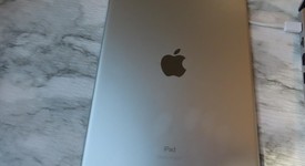 Good
													Apple iPad 9th Gen - Unlocked, Silver, 64 GB, A2603, photo 4 of 4