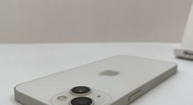 Mint
													Apple iPhone 13 - Unlocked, Starlight, 128 GB, A2482, photo 5 of 5