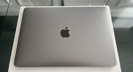 Good
													MacBook Pro 2020 - 13" - I5, Gray, 1 TB, 16 GB, photo 4 of 11