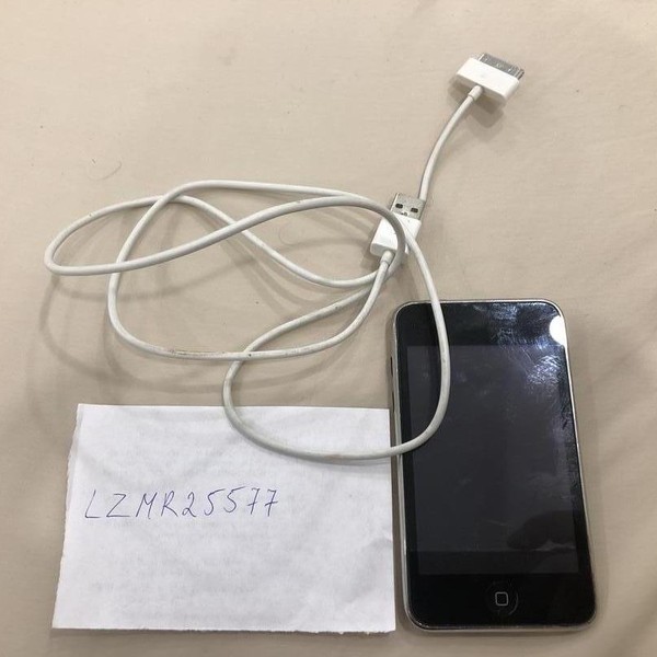 Apple iPod Touch 2nd Gen - Wi-Fi, Black, 8 GB