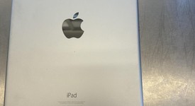 Good
													Apple iPad Pro 9.7" - Wi-Fi, Silver, 128 GB, A1673, photo 3 of 3