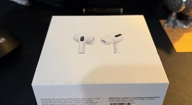 Used
													Apple AirPods Pro - MagSafe Case, photo 1 of 9