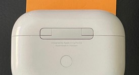 Used
													Apple AirPods Pro 1st Gen - Wireless Case, photo 3 of 5