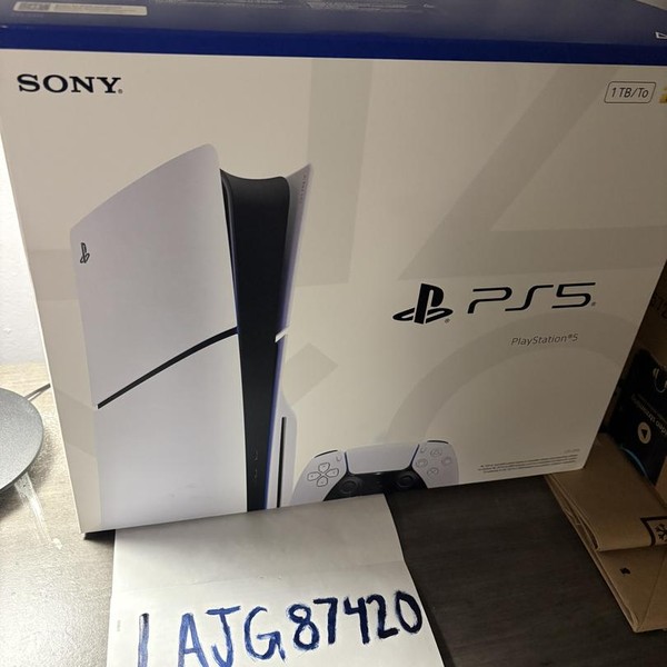 PlayStation 5 Slim Standard Edition (2023) - 1 TB, White