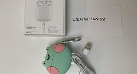 Used
													Apple AirPods 2nd Gen - Lightning Case, photo 4 of 4
