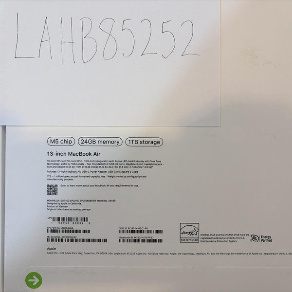 MacBook Air 2026 (M5) - 13 inch - 1 TB, Silver, 24 GB, Apple M5 10-Core (10-core GPU)